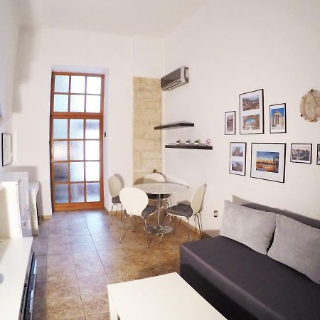 Apartman Kyra Pula Exterior photo