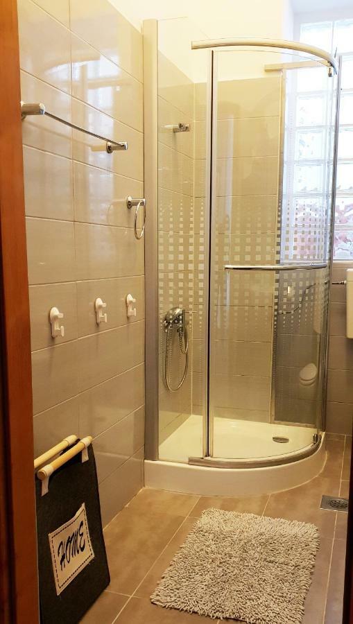 Apartman Kyra Pula Exterior photo